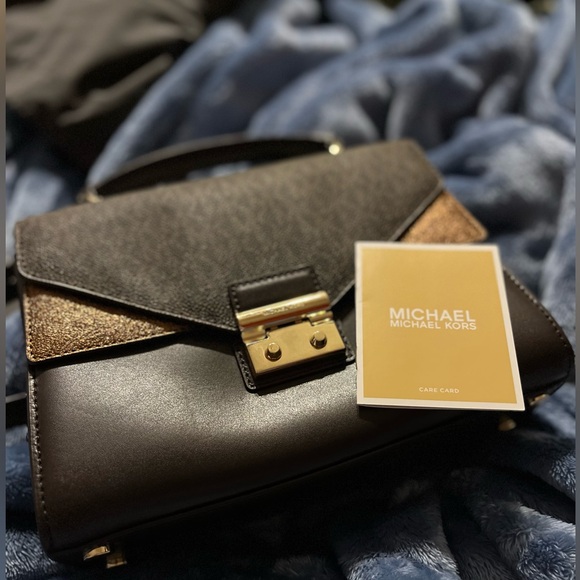 🌺⭐️🌺 HP 🌺⭐️🌺NWOT— Michael Kors crossbody 🌺⭐️🌺 - Picture 11 of 13
